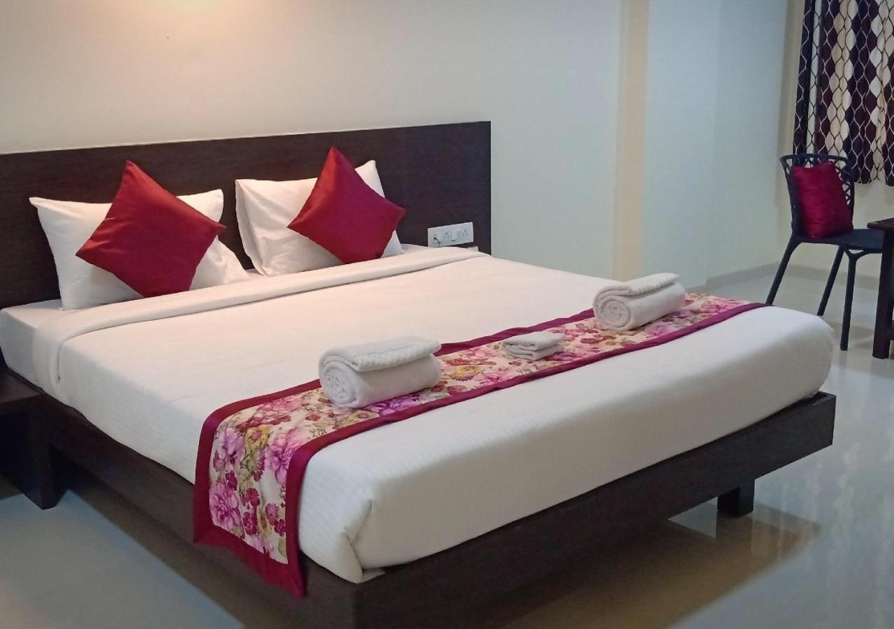 The Hotel Relax Kankavli Kankavali Bagian luar foto
