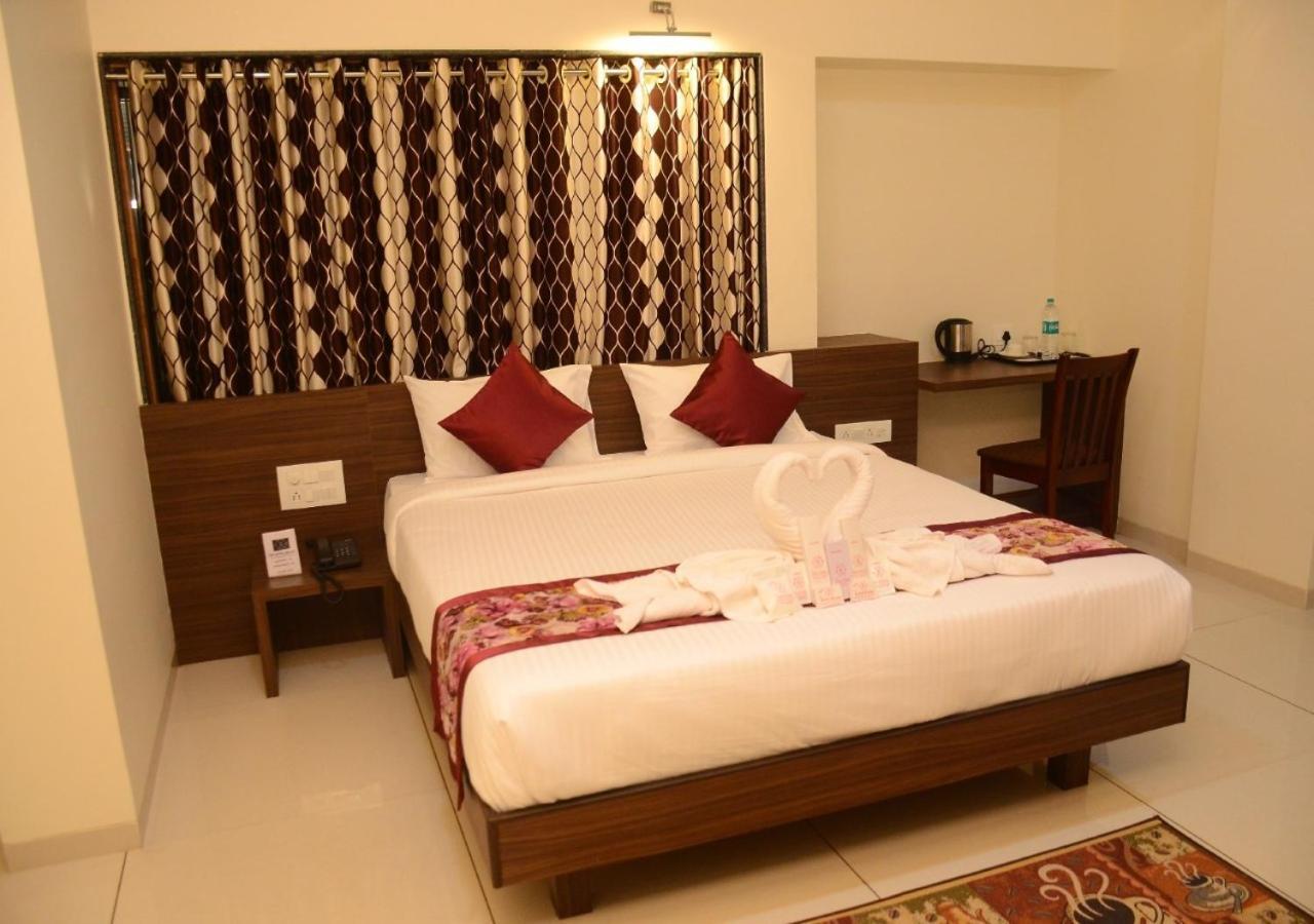The Hotel Relax Kankavli Kankavali Bagian luar foto