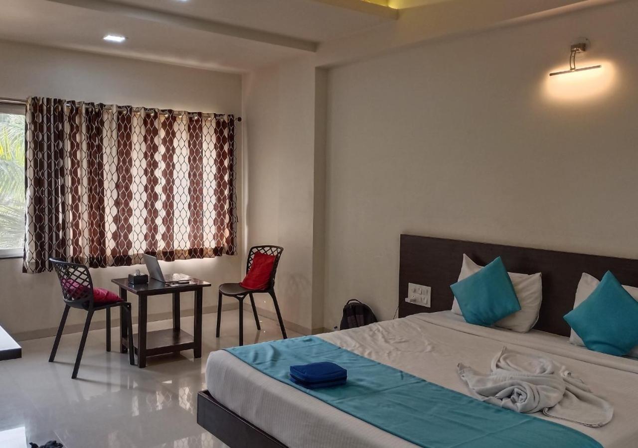 The Hotel Relax Kankavli Kankavali Bagian luar foto