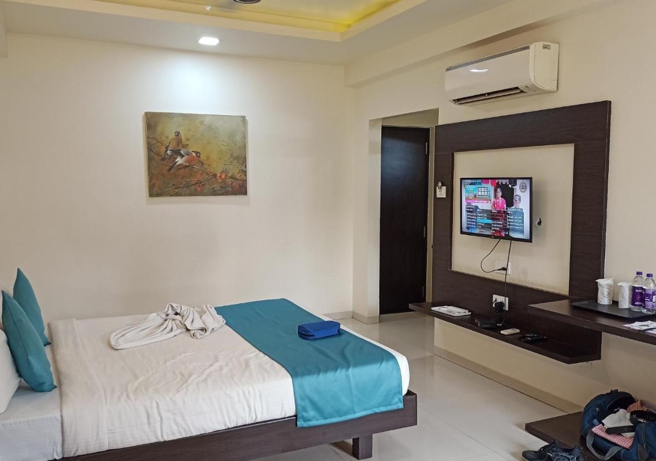 The Hotel Relax Kankavli Kankavali Bagian luar foto