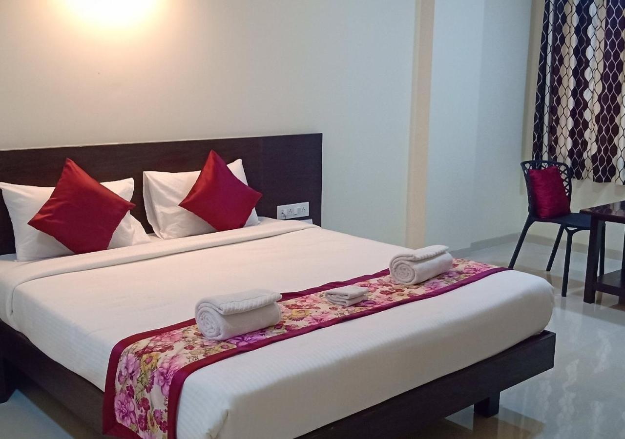 The Hotel Relax Kankavli Kankavali Bagian luar foto