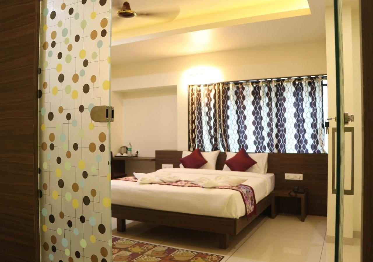 The Hotel Relax Kankavli Kankavali Bagian luar foto