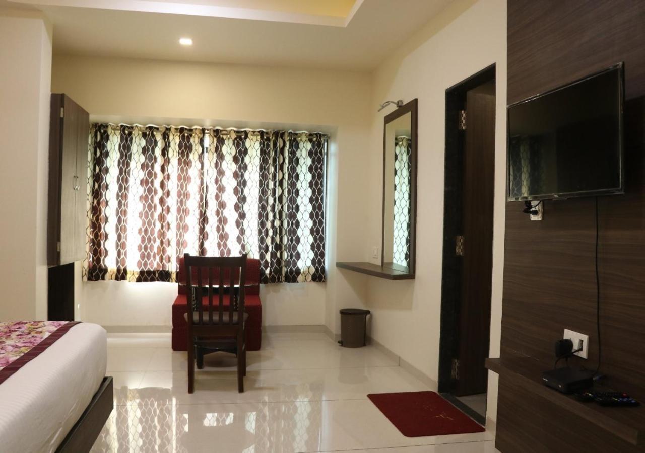 The Hotel Relax Kankavli Kankavali Bagian luar foto